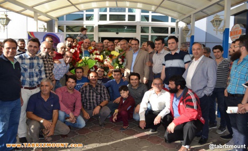 گزارش تصویری استقبال از هیمالیا نوردان در فرودگاه تبریز