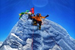 صعود قله ۸۱۶۳ متری ماناسلو توسط کوهنوردان تبریزی
